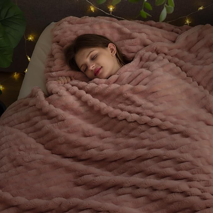 NEWCOSPLAY Fleece Ribbed Cozy King Blanket for Couch, Pink, 90"x110" | Premium Silky Flannel Blanket, Soft Lightweight Fluffy Throw Blanket for Bed Sofa Decor, Gift for All Season Use
