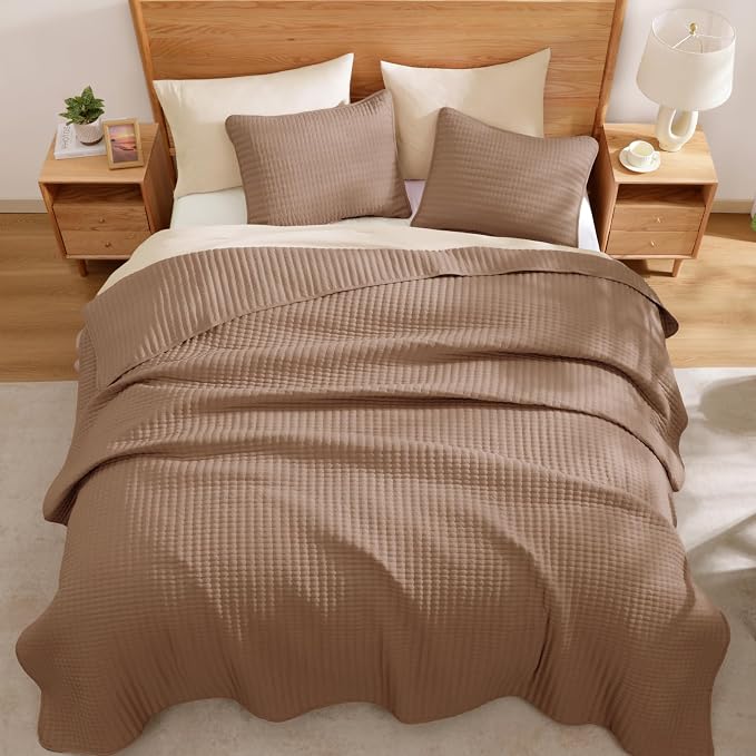 Brown California/Oversized King Size Quilt Bedding Set | Lightweight Soft Bedspreads Coverlet with 2 Pillow Shams for All Season, 120" x 110"