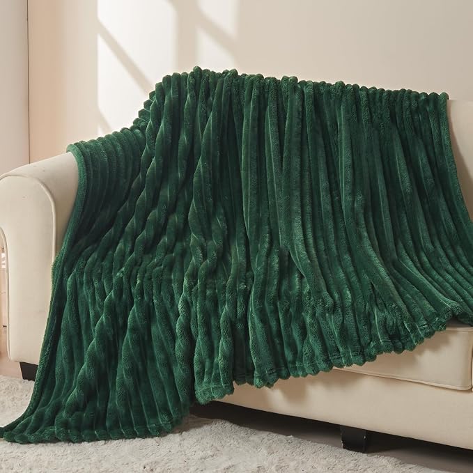 NEWCOSPLAY Fleece Ribbed Cozy Throw Blanket for Couch, Dark Green, 50"x60" | Premium Silky Flannel Blanket, Soft Lightweight Fluffy Throw Blanket for Bed Sofa Decor, Gift for All Season Use
