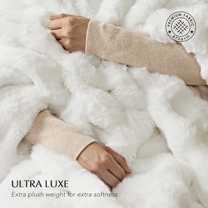 EverGrace Faux Rabbit Fur Bubble Throw Blanket, 50"x60", Bright White | Ultra Soft, Luxury Faux Rabbit Fur Throw, Thick Warm Bubble Blanket, Cozy Fluffy Reversible, for Bed, Couch, Chair, Sofa