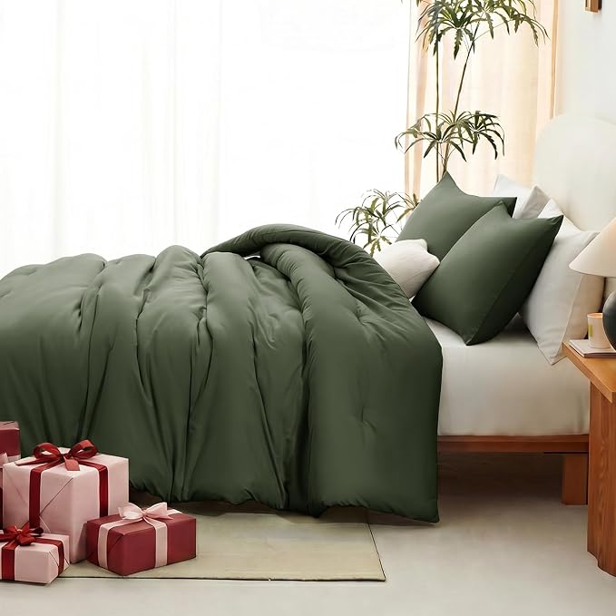 Queen Comforter Set, 3 Pieces Down Alternative Bedding, Dark Green | 270 GSM All Season Comforter with 4 Corner Ties for Use as a Duvet Insert, OEKO-TEX Certified, 2 Pillowcases, 88 x 88 in