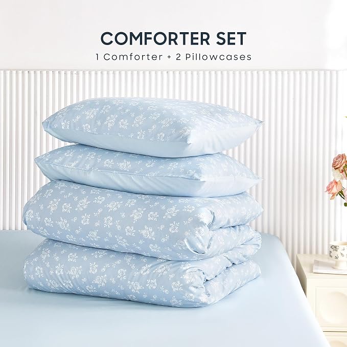 Wake In Cloud - Floral Comforter Set, Coquette Cottagecore Aesthetic Flower Shabby Chic Pattern for Women Teen Girls, Soft Lightweight Bedding, 3 Pieces, Light Blue, Queen Size