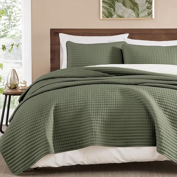 Queen Quilt-Lightweight Bedspreads Olive Green Queen Size Quilt Bedding Set | Soft Coverlet with 2 Pillow Shams for All Seasons, Suitable for Bed, Couch, 3 Pieces, 90"x94"
