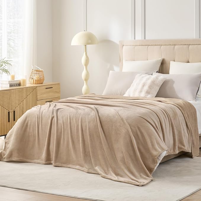 Hansleep Queen Light Camel Fleece Blanket, Soft Flannel Bed Blanket | Fuzzy Cozy Blanket 90x90 Inches, Multi-use for Bed, Sofa, Couch, Travel, Camping, All Season Warm Lightweight Cover