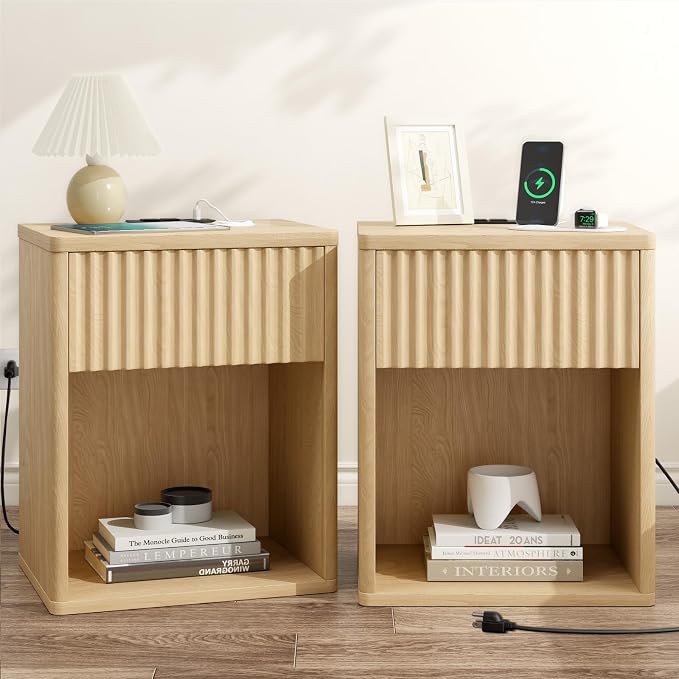 Fluted Nightstands Set of 2 w/Charging Station, Wooden End Table Bed Side Table with Curved Drawer, Mid Century Modern Fluted Night Stand with Rounded Edge for Bedroom, Living Room Sofa, Nature Oak