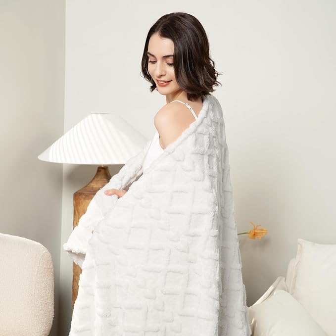 Aganear Fleece Throw Blanket for Bed Couch 90"x108" White | Lightweight Fuzzy Throw,Warm Gift for Women,Christmas,Housewarming,Soft,Boho Design for Room Home Decor,All-Season Use