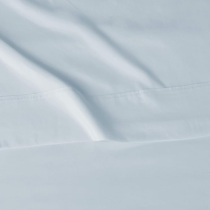 Amazon Basics Lightweight Breathable Super Soft Easy Care Brushed Microfiber 4-Piece Bed Sheet Set with 14-Inch Deep Pockets, Wrinkle Resistant, Queen, Light Blue, Solid