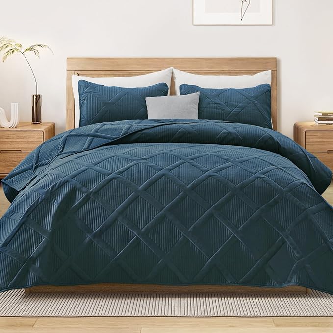 Exclusivo Mezcla Quilts Queen Size, Navy Blue | Soft Bedspreads with 2 Pillow Shams, Modern Striped Pattern, Lightweight Bedding Set Coverlets for All Seasons, 90x96 Inch