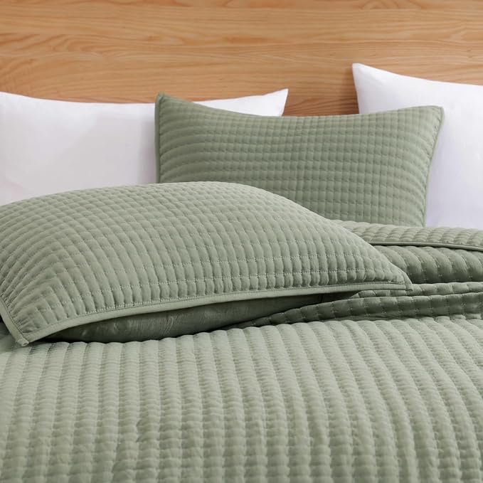 King Size Quilt-Lightweight Bedspreads Sage Green King Quilt Bedding Set | Soft Coverlet with 2 Pillow Shams for All Seasons, Suitable for Bed, Couch, 3 Pieces, 106"x94"