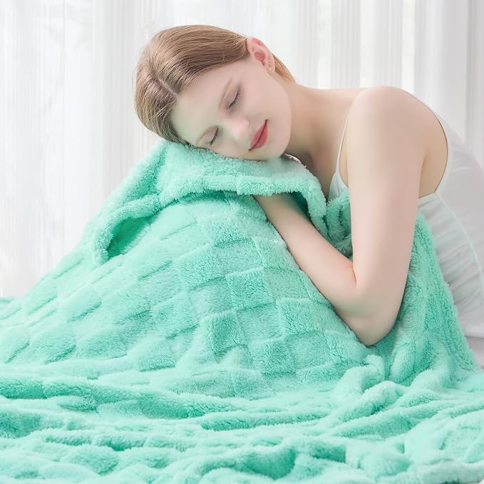 NEWCOSPLAY 3D Checkered Flannel Twin Blanket, Aqua Checkered, 60"x80" | Super Soft Cute Lightweight Decorative Premium Silky Fleece Blanket for Couch Sofa Bed, Gift for Women Men, All Season Use