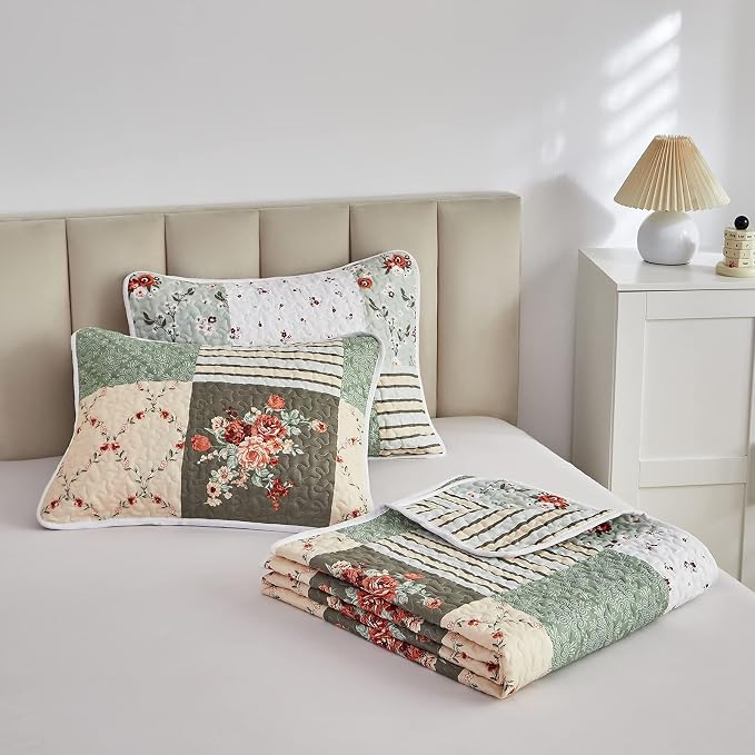 Patchwork Quilt Set California King Size, 3 Pieces Green Floral Plaid Summer Bedspread Coverlet Set, Soft Microfiber Lightweight Bed Cover for All Season (102" x 114", 1 Quilt+ 2 Pillow Shams)