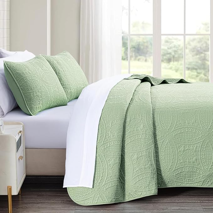 akkialla 118"x106" Sage Green California King Quilt Set, Oversized Floor-Length Bedspread, Modern Coin Pattern Microfiber Coverlet, 3-Piece All Season Bedding with 2 Pillow Shams