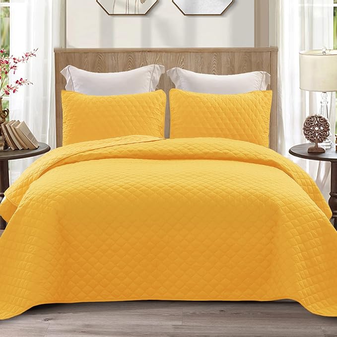 Exclusivo Mezcla Reversible King Size Quilt Bedding Set, Bright Yellow | Lightweight Bedspreads with 2 Pillow Shams, Soft Microfiber, All Season Bed Coverlets for Bedroom Guest Room, 104x96 Inch