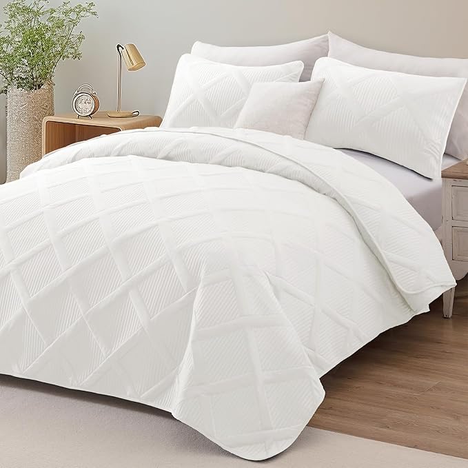 Exclusivo Mezcla Twin Size Quilt Set, White | Soft Bedspreads with 1 Pillow Sham, Modern Striped Pattern, Lightweight Bedding Set Coverlets for All Seasons, 68x88 Inch