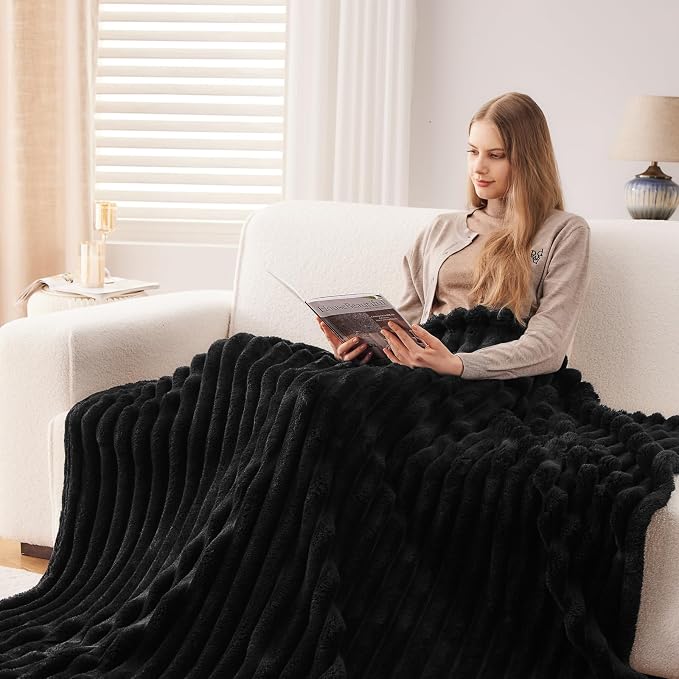 NEWCOSPLAY Fleece Ribbed Cozy Throw Blanket for Couch, Black, 50"x60" | Premium Silky Flannel Blanket, Soft Lightweight Fluffy Throw Blanket for Bed Sofa Decor, Gift for All Season Use