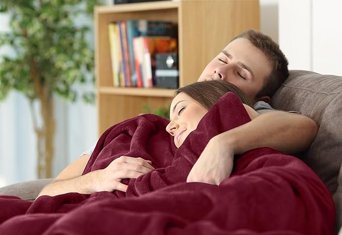 Utopia Bedding Soft Fleece Bed Blanket King Size Burgundy (90x102 Inch) | Microfiber Plush Warm Lightweight Breathable Cozy Blanket Anti-Static, All Season Use, Gift for Women and Men