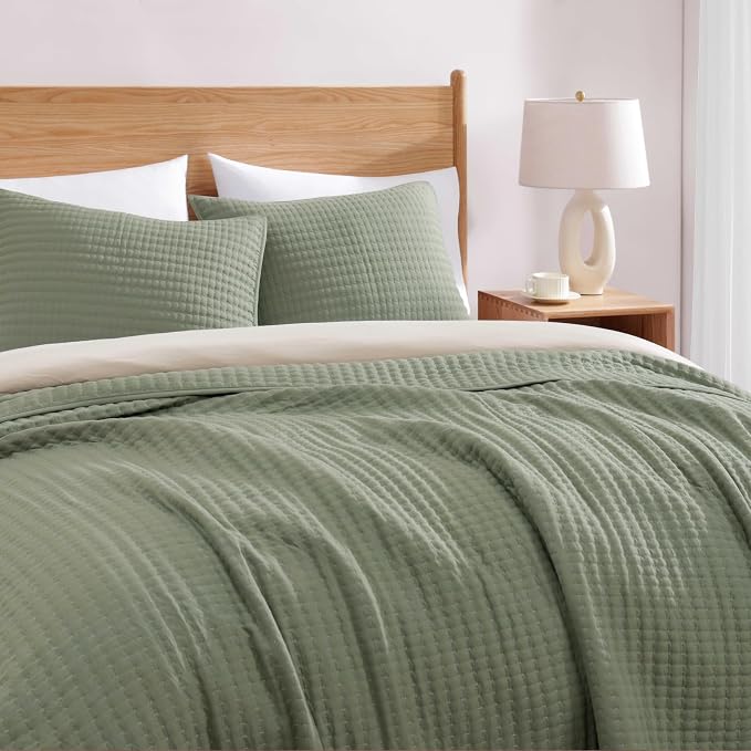 King Size Quilt-Lightweight Bedspreads Sage Green King Quilt Bedding Set | Soft Coverlet with 2 Pillow Shams for All Seasons, Suitable for Bed, Couch, 3 Pieces, 106"x94"