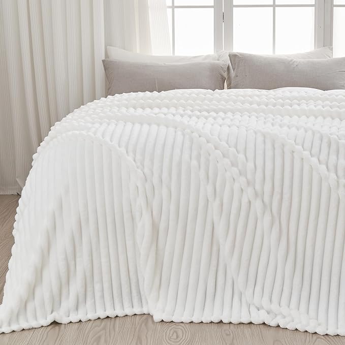 NEWCOSPLAY Fleece Ribbed Cozy King Blanket for Couch, White, 90"x110" | Premium Silky Flannel Blanket, Soft Lightweight Fluffy Throw Blanket for Bed Sofa Decor, Gift for All Season Use