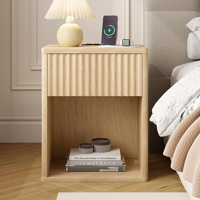 Fluted Nightstands Set of 2 w/Charging Station, Wooden End Table Bed Side Table with Curved Drawer, Mid Century Modern Fluted Night Stand with Rounded Edge for Bedroom, Living Room Sofa, Nature Oak