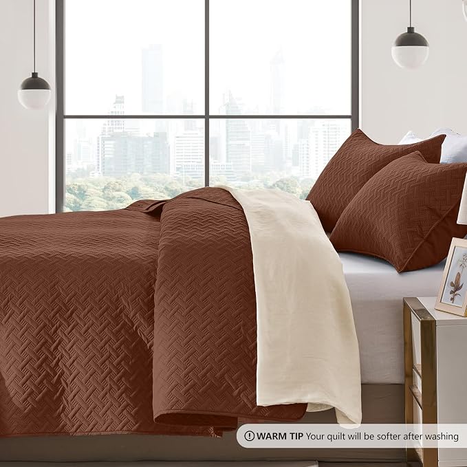 FLYMME King/Cal King Size Quilt Bedding Set, Brown Lightweight Microfiber Bedspread, Modern Geometric Weave Stripe Pattern, Soft Summer & All-Season Bed Coverlet, Includes 1 Quilt & 2 Shams