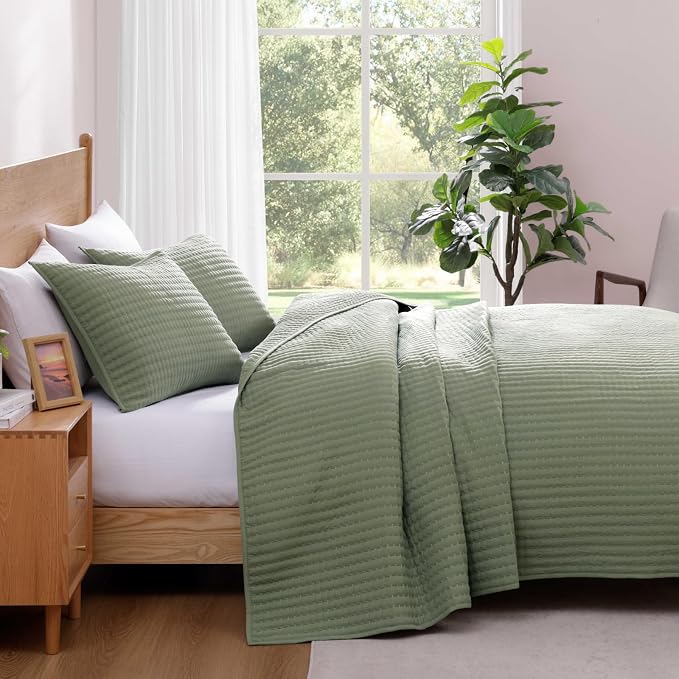 King Size Quilt-Lightweight Bedspreads Sage Green King Quilt Bedding Set | Soft Coverlet with 2 Pillow Shams for All Seasons, Suitable for Bed, Couch, 3 Pieces, 106"x94"