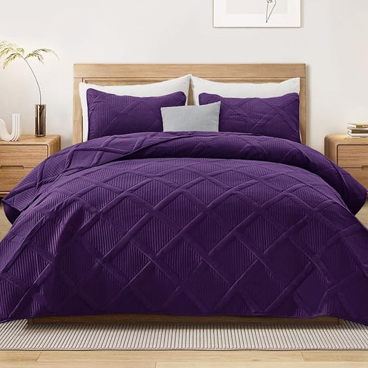 Exclusivo Mezcla Twin Size Quilt Set, Deep Purple | Soft Bedspreads with 1 Pillow Sham, Modern Striped Pattern, Lightweight Bedding Set Coverlets for All Seasons, 68x88 Inch