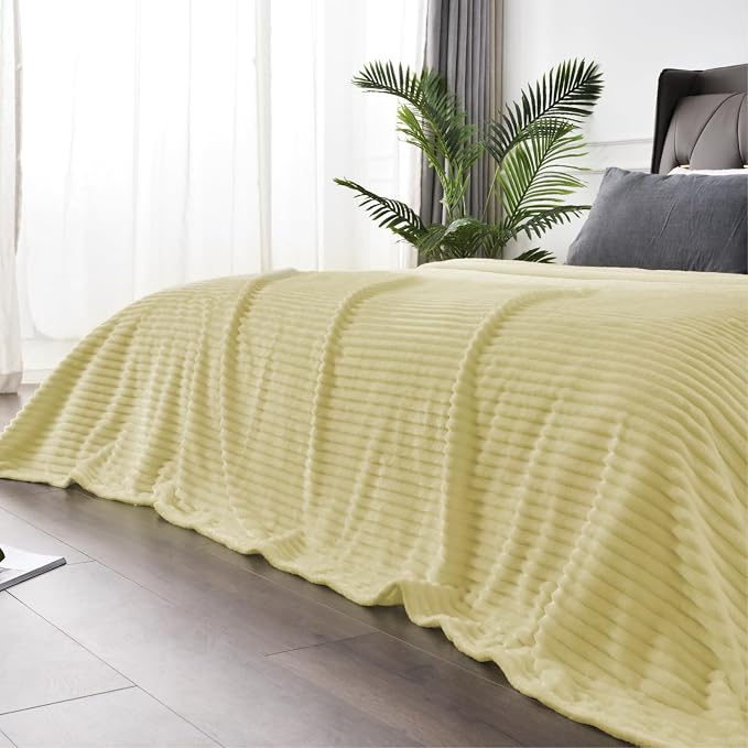 BEDELITE Transparent Yellow Fleece Throw Blanket for Couch, 50x60 Inch | Soft Warm Decorative Fluffy Blanket, Cozy Plush Lightweight Fuzzy Throw Blanket for Bed Sofa Home Room Decor, Gift for Women