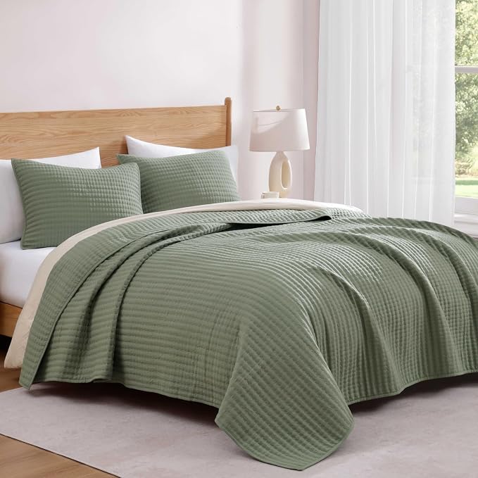 King Size Quilt-Lightweight Bedspreads Sage Green King Quilt Bedding Set | Soft Coverlet with 2 Pillow Shams for All Seasons, Suitable for Bed, Couch, 3 Pieces, 106"x94"