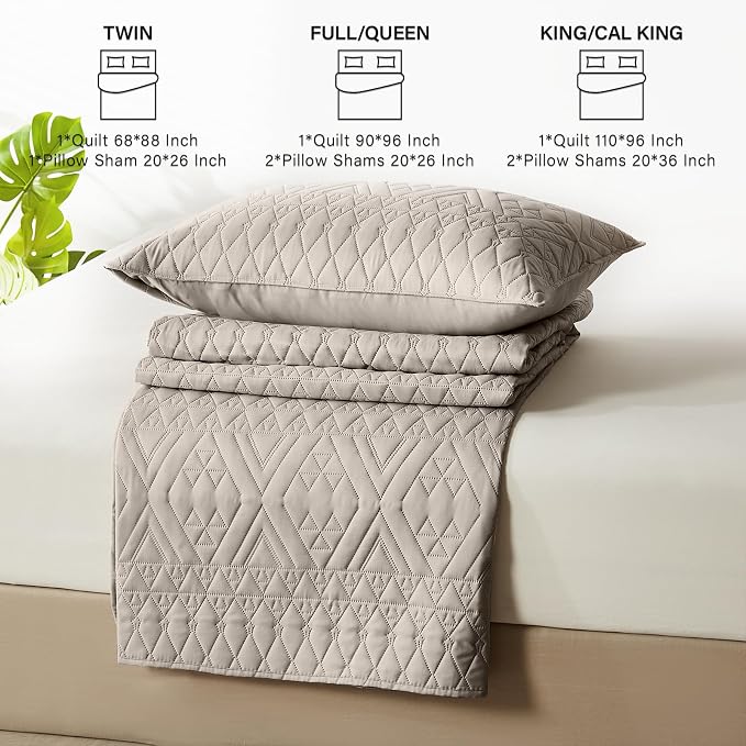 akkialla King/Cal King Quilt Set, Taupe Lightweight Microfiber Bedspread Coverlet, Boho Geometric Pattern, Soft All-Season Bedding, 3-Piece (1 Quilt, 2 Pillow Shams)