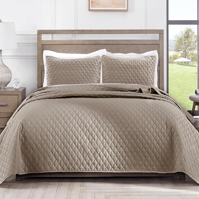 Exclusivo Mezcla Reversible Twin Quilt Bedding Set, Taupe | Lightweight Bedspreads with 1 Pillow Sham, Soft Microfiber, All Season Bed Coverlets for Dorm Bedroom Guest Room, 68x88 Inch