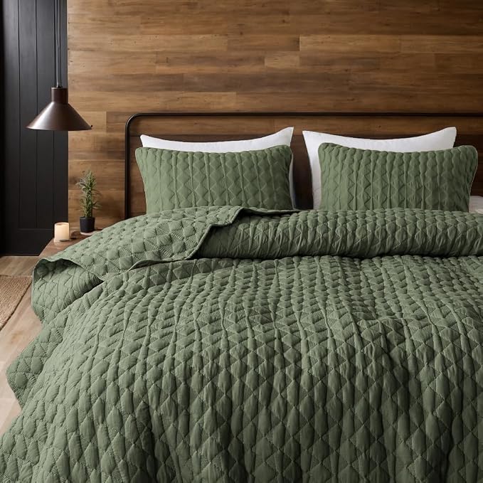 WDCOZY Olive Green Quilt King Size Bedding Set with 2 Pillow Shams, Lightweight Soft Bedspread Coverlet, Thin Comforter Bed Cover for All Season, 3 Pieces, 104x90 inches