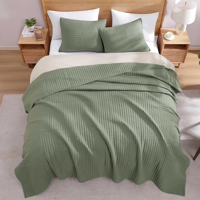 Queen Quilt-Lightweight Bedspreads Sage Green Queen Size Quilt Bedding Set | Soft Coverlet with 2 Pillow Shams for All Seasons, Suitable for Bed, Couch, 3 Pieces, 90"x94"