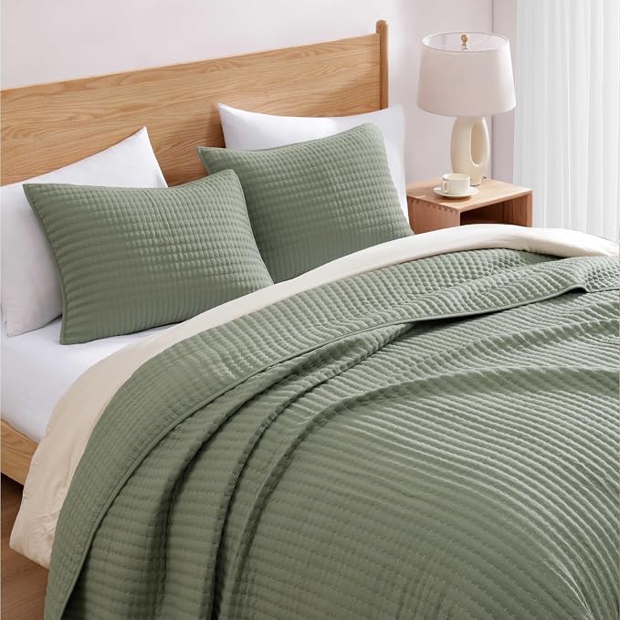 Sage Green California/Oversized King Size Quilt Bedding Set | Lightweight Soft Bedspreads Coverlet with 2 Pillow Shams for All Season, 120" x 110"