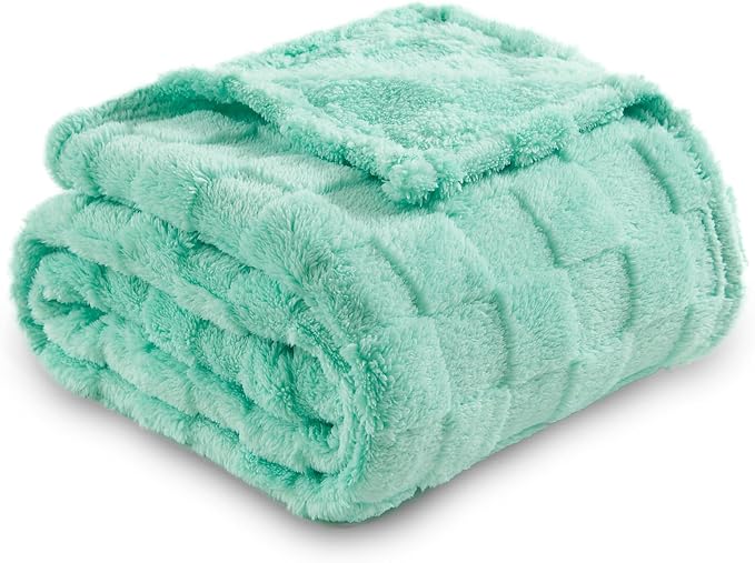 NEWCOSPLAY 3D Checkered Flannel Throw Blanket, Aqua Checkered, 50"x70" | Super Soft Cute Lightweight Decorative Premium Silky Fleece Blanket for Couch Sofa Bed, Gift for Women Men, All Season Use