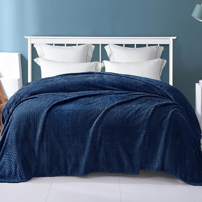 Exclusivo Mezcla Soft Fleece Bed Blanket King Size, 90”x104”, Navy Blue | Cozy Fluffy Lightweight Blankets for Summer, Decorative Plush Flannel Throws for Living Room, Bedroom with Leaves Pattern