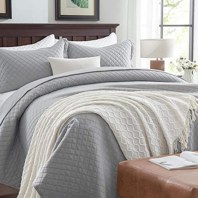 SunStyle Home Twin Quilt Set, Lightweight Bedding Bedspreads,Light Grey | Soft Coverlet With 2 Pillow Shams,Morden Style Quilts for All Season, Suitable for Bed,Couch,Bedroom,Guest Room,68"X86"