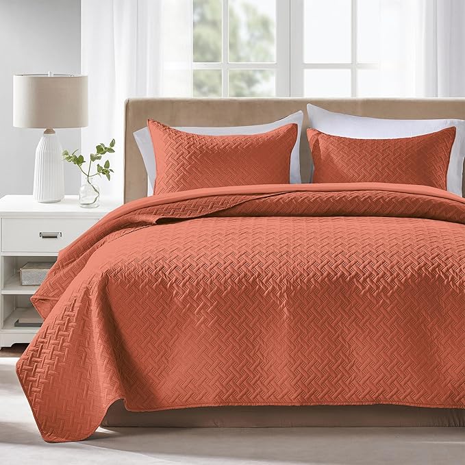 FLYMME Burnt Orange Twin Quilt Bedding Set Thin Lightweight Bedspreads,Modern Style Geometric Weave Stripe Pattern,Soft Microfiber Bed Coverlet for All Season (1 Quilt, 1Sham)