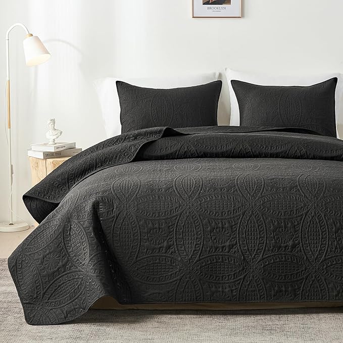 akkialla King Quilt Bedding Set,Black Ultrasonic King/Cal King Quilt Set,Lightweight Soft Bedspread Coverlet,Modern Style Coin Pattern Bed Cover for All Seasons,3 Piece(1 Quilt,2 Pillow Shams)