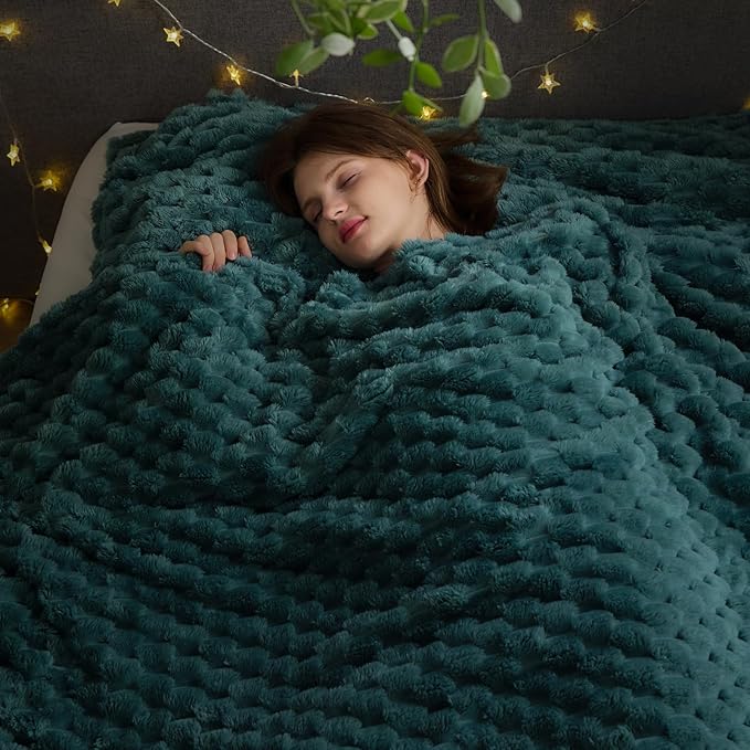 NEWCOSPLAY Fleece Clouds Cozy King Blanket for Couch, Light Teal, 90"x110" | Premium Silky Flannel Blanket, Soft Lightweight Fluffy Throw Blanket for Bed Sofa Decor, Gift for All Season Use