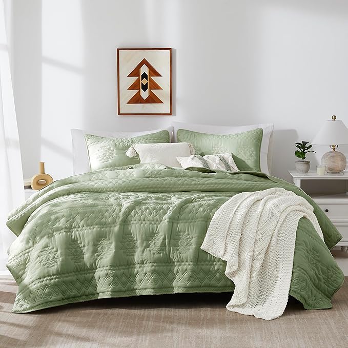 WDCOZY Boho Sage Green Quilt King Size Bedding Sets with 2 Pillow Shams, Farmhouse Lightweight Soft Bedspread Coverlet for All Season, 3 Pieces, 104x90 inches