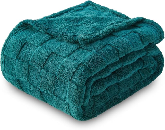 NEWCOSPLAY 3D Checkered Flannel King Blanket, Dark Teal, 90"x110" | Super Soft Cute Lightweight Decorative Premium Silky Fleece Blanket for Couch Sofa Bed, Gift for Women Men, All Season Use