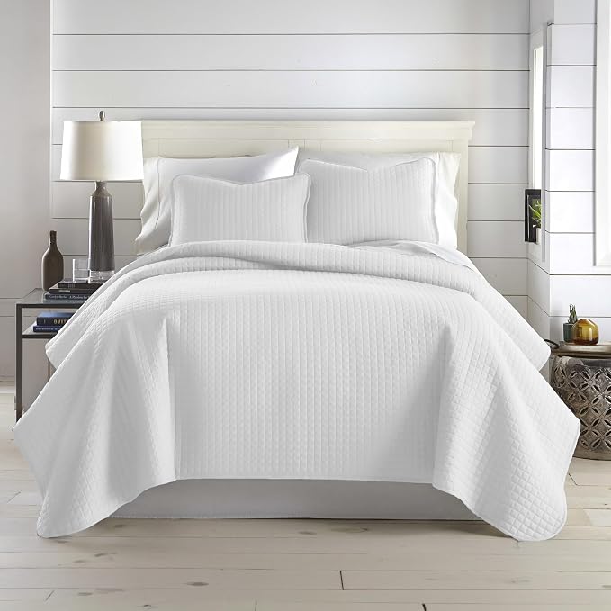 Southshore Fine Living, Inc. Oversized King Quilt Bedding Set with Shams, Lightweight White Coverlet Quilt King Size Bedspread, Luxury Bedding, Bed Spread for California Kings Mattress, White Quilts