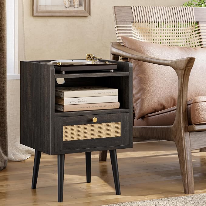 MECHYIN Night Stand Set 2, Nightstands Set of 2 with Charging Station, Rattan Side Tables with Solid Wood Legs, Boho Bedside End Table for Apartment Bedroom Dorm Small Space