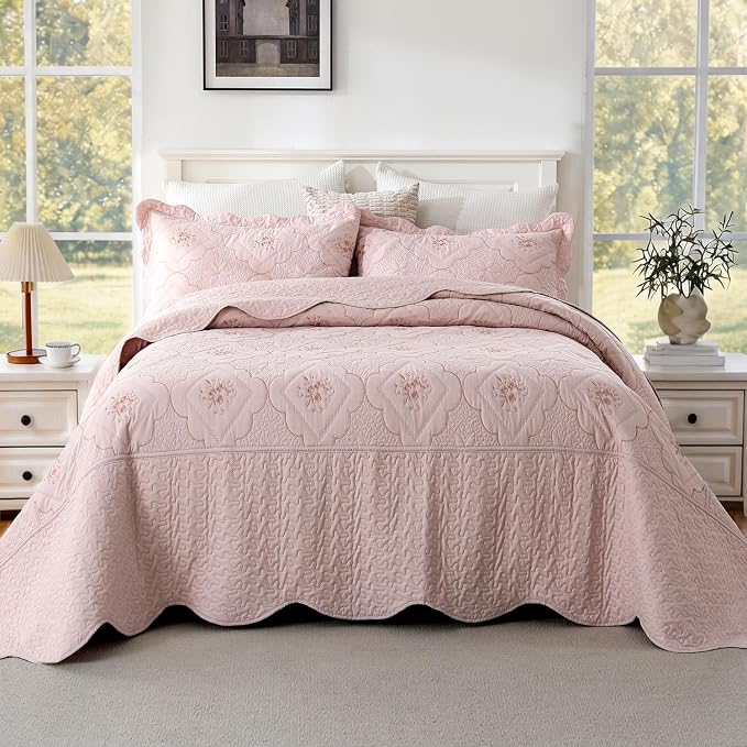 Cmfshape Oversized Floral Embroidery Quilt Set,3 Pieces Super King Quilt Bedding Set,Classic Diamond Pattern Quilt,Ultra Soft Lightweight Reversible Bedspread Coverlet for All Season(Pink,120"x120")
