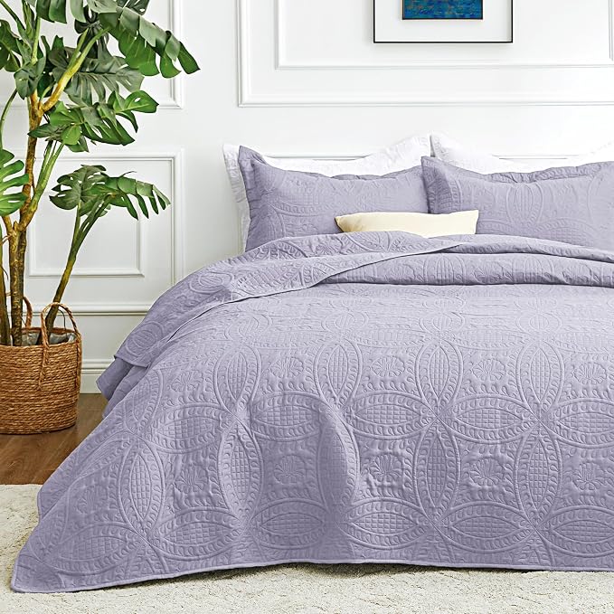 Love's cabin Oversized King Size Quilt Bedding Set Lavender Bedspreads - Oversized King Lightweight Bedspread Comforter - Coin Pattern Coverlet for All Season - 3 Pieces (1 Quilt, 2 Pillow Shams)