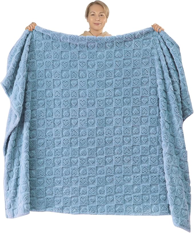 NEWCOSPLAY 3D Heart Checkered Flannel Twin Blanket, Blue Heart, 60"x80" | Super Soft Cute Lightweight Decorative Premium Silky Fleece Blanket for Couch Sofa Bed, Gift for Women Men, All Season Use