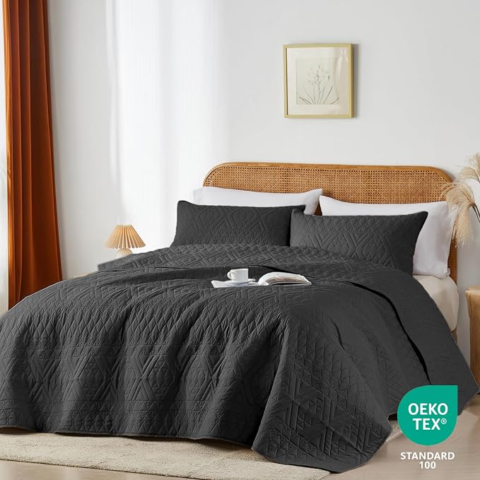 akkialla King/Cal King Size Quilt Bedding Set,Black Lightweight Microfiber Soft Bedspread,Modern Style Geometric Pattern Coverlet Set for All Seasons,3 Piece(1 Quilt,2 Pillow Shams)