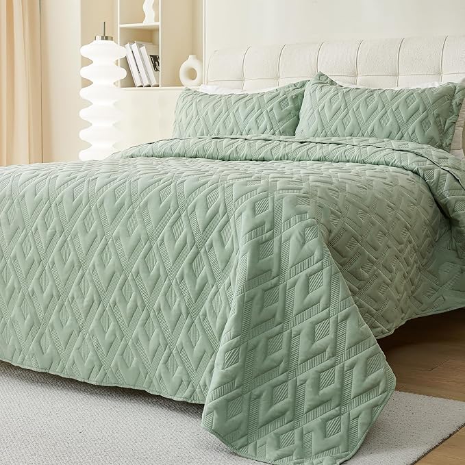 Cmfshape Diamond Embroidery Quilt Set,3 Pieces King Quilt Bedding Set,Lightweight Soft Quilt Set for All Seasons,Soft Bedspread Reversible Coverlet(Green,106"x96")