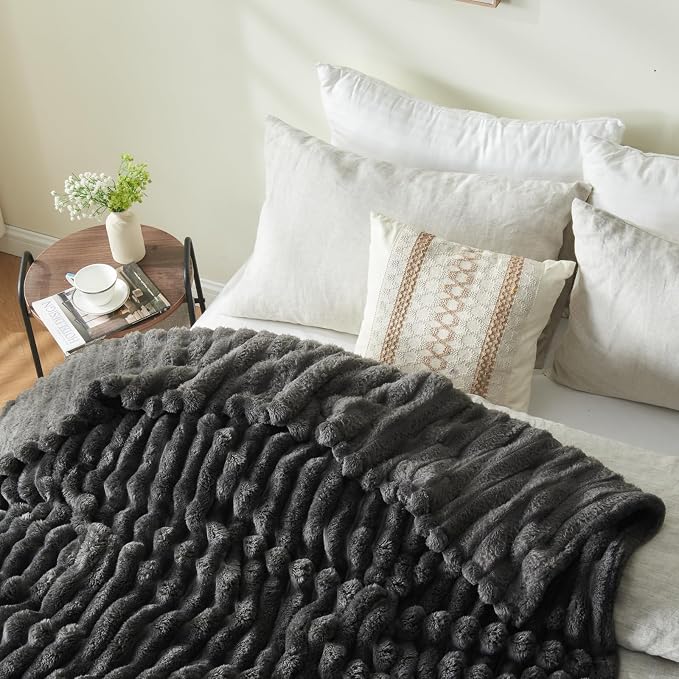 NEWCOSPLAY Fleece Ribbed Cozy Queen Blanket for Couch, Grey, 90"x90" | Premium Silky Flannel Blanket, Soft Lightweight Fluffy Throw Blanket for Bed Sofa Decor, Gift for All Season Use