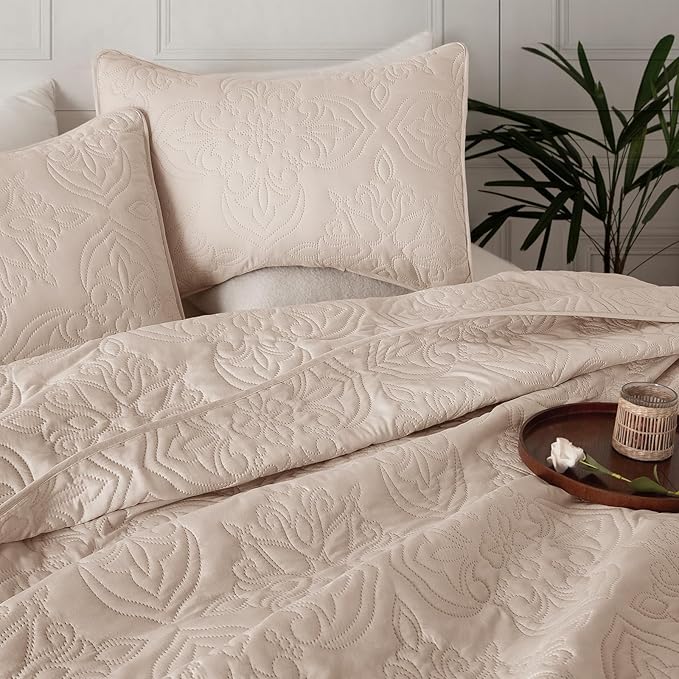 Whale Flotilla Cal King Quilt Set Vintage Damask Reversible Bedspread | Suitable for Bed, 3 Pieces Brich Beige Lightweight Breathable Oversized Quilts, Ultrasonic Coverlet with 2 Pillow Shams